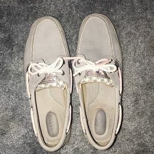 Grey and pink sperry top slider